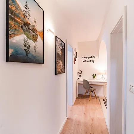 Athena - Inima Pietei Unirii - By Openhouse Τιμισοάρα